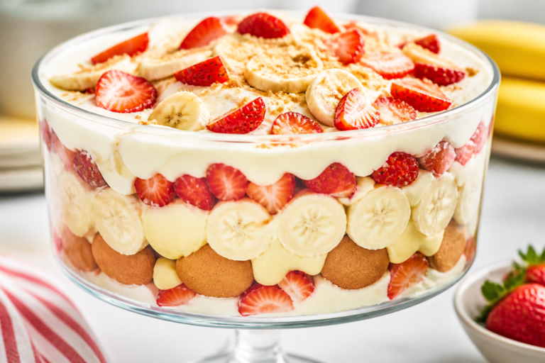 Strawberry Banana Pudding: A Creamy Delight for Summer Gatherings and Family Celebrations